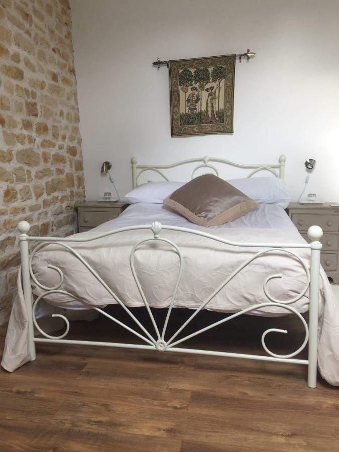 Bed and Breakfast No 3 Route De Lingramiere La Ferte-Mace Экстерьер фото